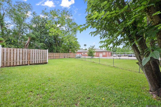 5047 Bozeman St, Zachary, LA 70791