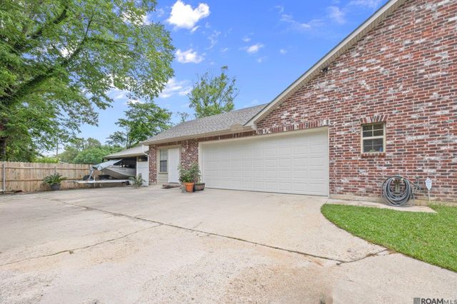 5047 Bozeman St, Zachary, LA 70791