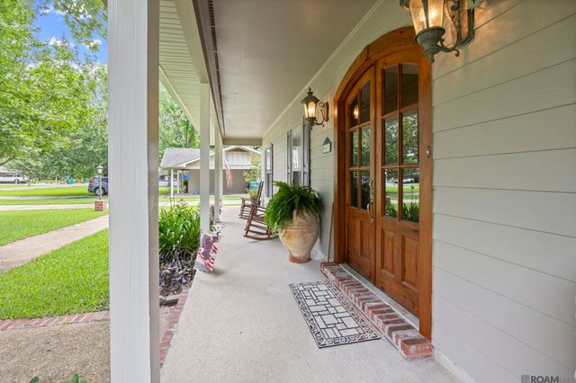 5047 Bozeman St, Zachary, LA 70791