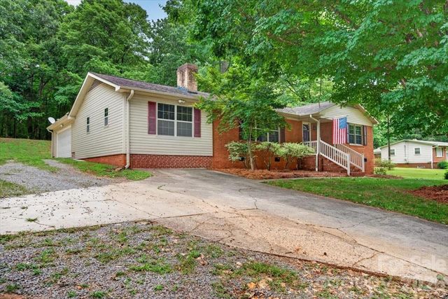 101 N Main Street, Mount Pleasant, NC 28124