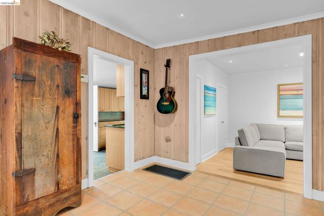 1101 Mountain Blvd, Oakland, CA 94611