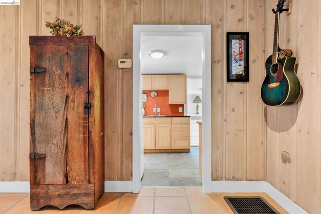 1101 Mountain Blvd, Oakland, CA 94611