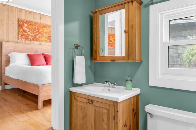 1101 Mountain Blvd, Oakland, CA 94611