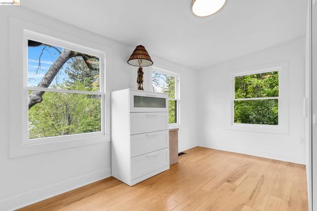 1101 Mountain Blvd, Oakland, CA 94611