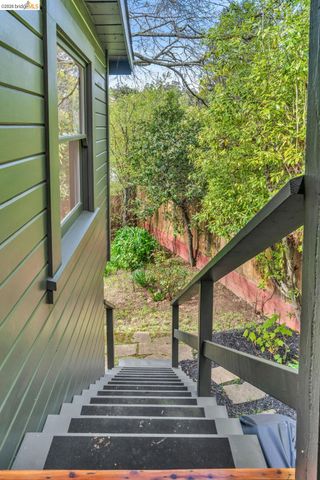 1101 Mountain Blvd, Oakland, CA 94611