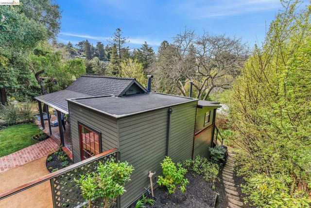 1101 Mountain Blvd, Oakland, CA 94611