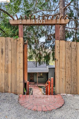 1101 Mountain Blvd, Oakland, CA 94611