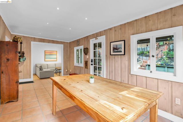 1101 Mountain Blvd, Oakland, CA 94611