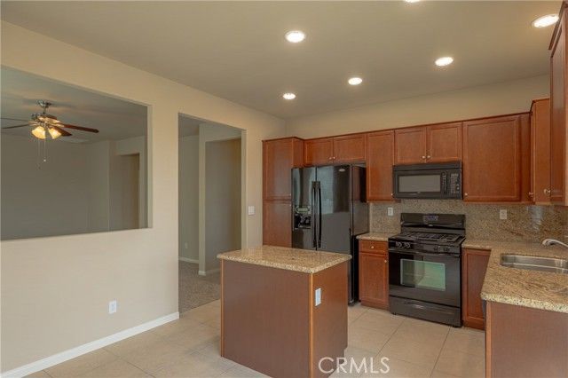 19453 Maple Creek Road, Apple Valley, CA 92308