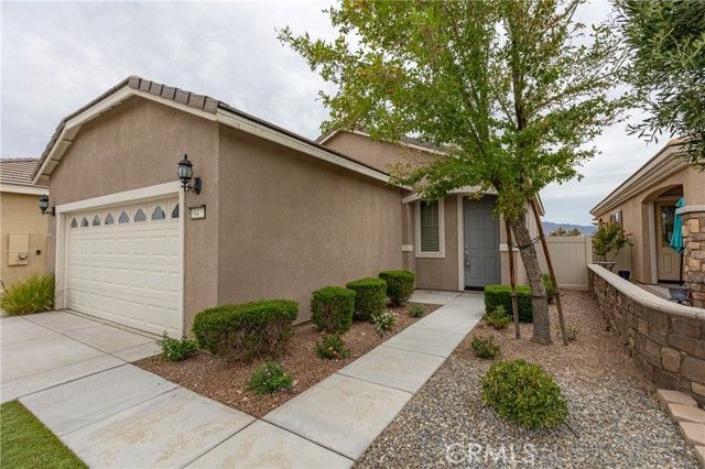 19453 Maple Creek Road, Apple Valley, CA 92308