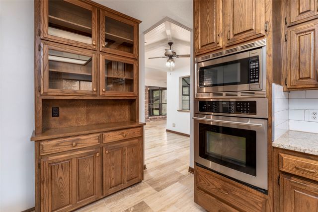 1308 Clover Hill Road, Mansfield, TX 76063