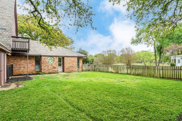 1308 Clover Hill Road, Mansfield, TX 76063