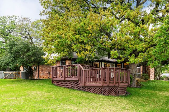 1308 Clover Hill Road, Mansfield, TX 76063