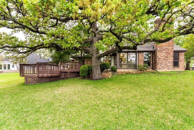 1308 Clover Hill Road, Mansfield, TX 76063
