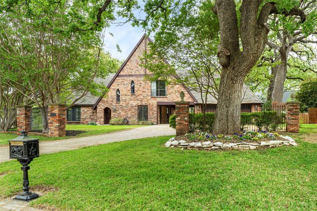 1308 Clover Hill Road, Mansfield, TX 76063