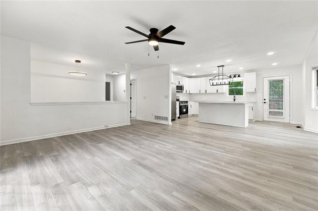 707 Copper Trace Way, Woodstock, GA 30189