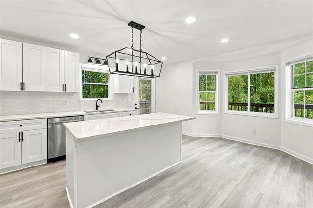 707 Copper Trace Way, Woodstock, GA 30189