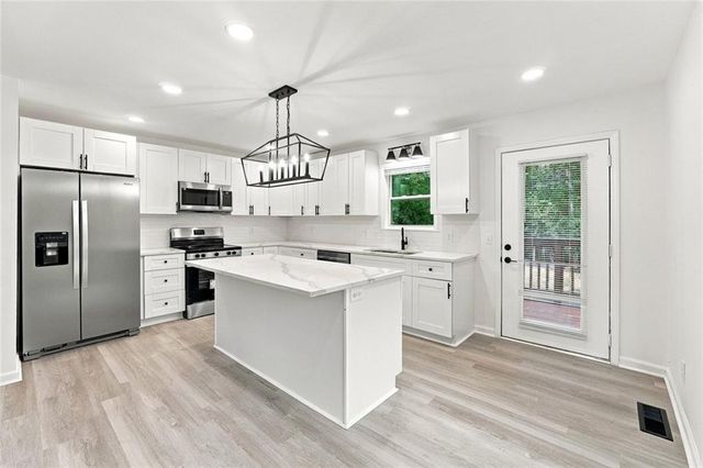 707 Copper Trace Way, Woodstock, GA 30189