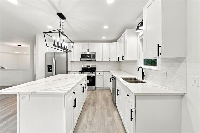 707 Copper Trace Way, Woodstock, GA 30189