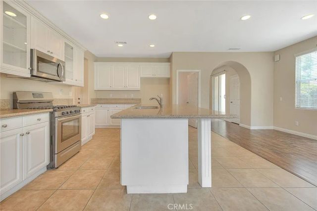 2907 Breezy Meadow Circle, Corona, CA 92883