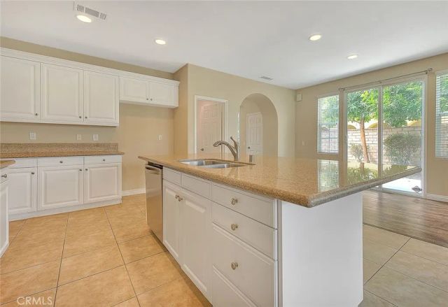 2907 Breezy Meadow Circle, Corona, CA 92883