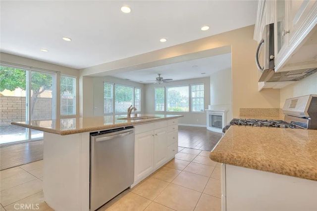 2907 Breezy Meadow Circle, Corona, CA 92883