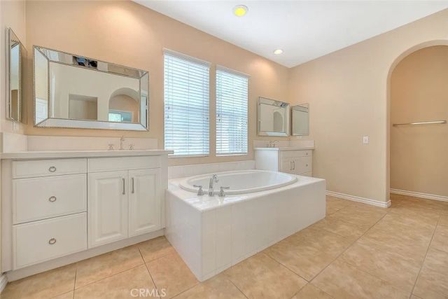 2907 Breezy Meadow Circle, Corona, CA 92883