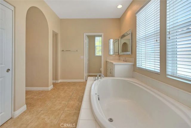 2907 Breezy Meadow Circle, Corona, CA 92883