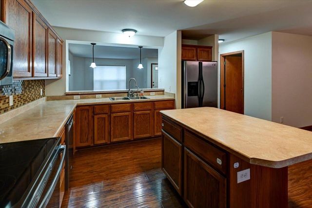 1462 Wild Iris Street, Sun Prairie, WI 53590