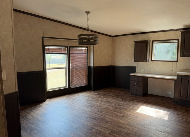 221 Farmhouse Road, Springtown, TX 76082