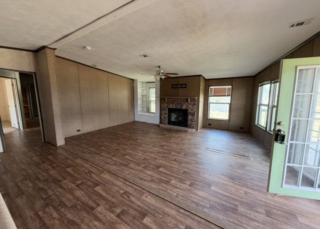 221 Farmhouse Road, Springtown, TX 76082