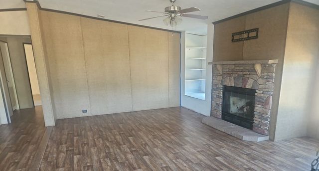 221 Farmhouse Road, Springtown, TX 76082