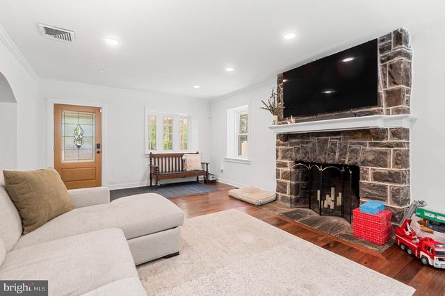 22 MAPLE AVE, Bala Cynwyd, PA 19004
