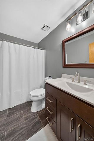 10 Woodleaf Court, St Paul, MO 63366