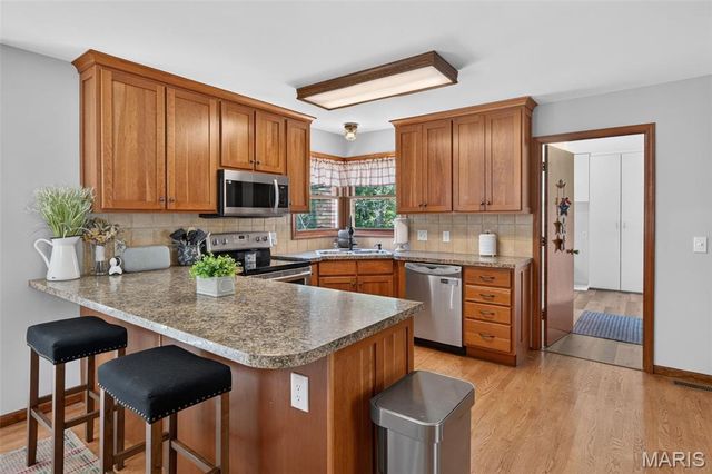 10 Woodleaf Court, St Paul, MO 63366