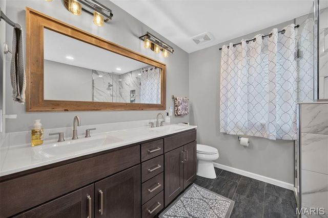 10 Woodleaf Court, St Paul, MO 63366