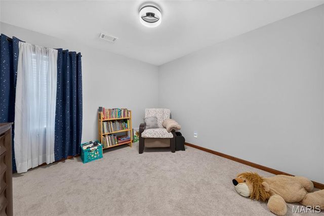10 Woodleaf Court, St Paul, MO 63366
