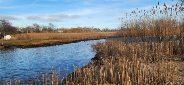 43 Abby Lane, Shirley, NY 11967