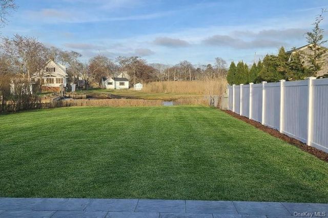 43 Abby Lane, Shirley, NY 11967