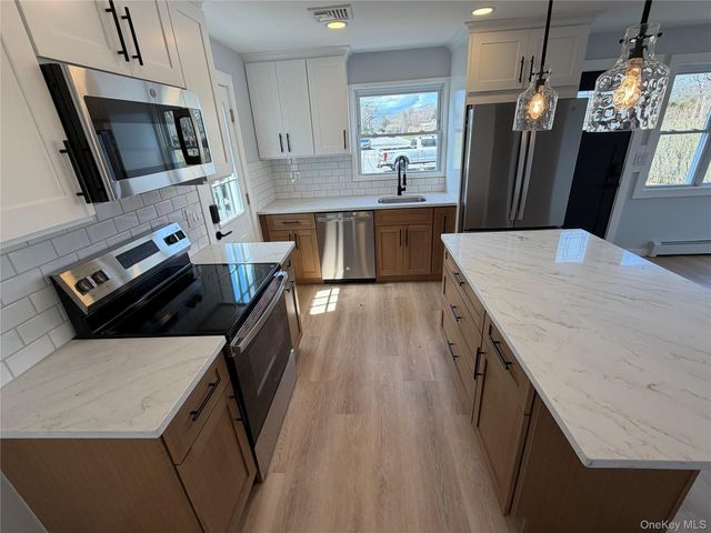 43 Abby Lane, Shirley, NY 11967