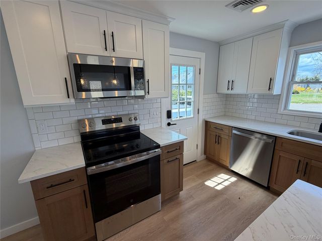 43 Abby Lane, Shirley, NY 11967