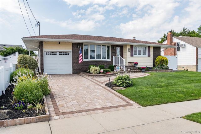 34 1st Avenue, Farmingdale, NY 11735