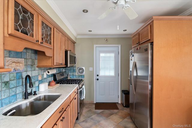 34 1st Avenue, Farmingdale, NY 11735