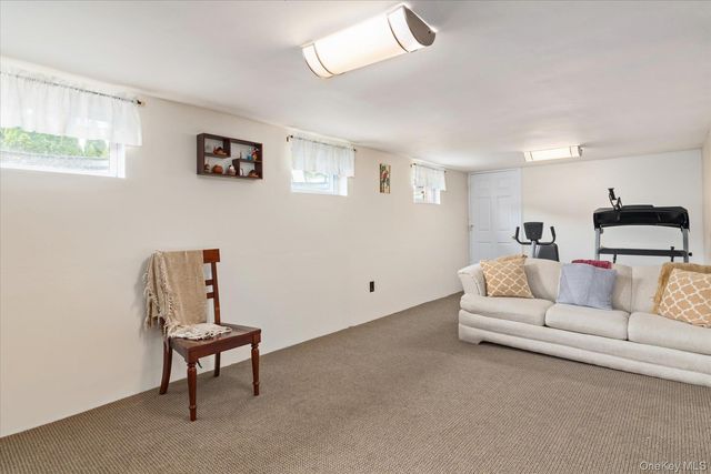 34 1st Avenue, Farmingdale, NY 11735