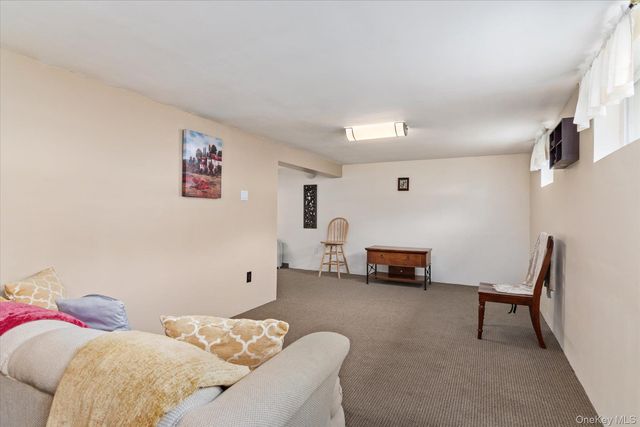 34 1st Avenue, Farmingdale, NY 11735
