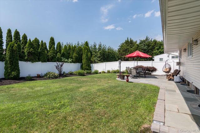 34 1st Avenue, Farmingdale, NY 11735