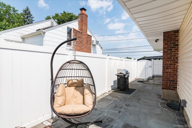 34 1st Avenue, Farmingdale, NY 11735