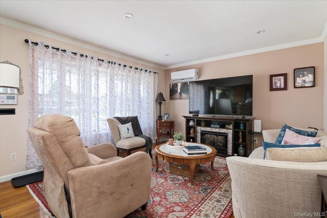 34 1st Avenue, Farmingdale, NY 11735