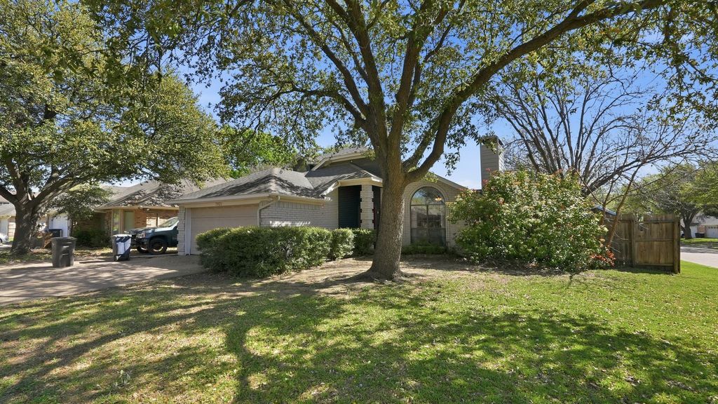 7921 Tree Leaf Lane, Fort Worth, TX 76123