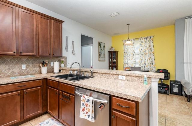 624 WOODS LANDING DRIVE, Minneola, FL 34715
